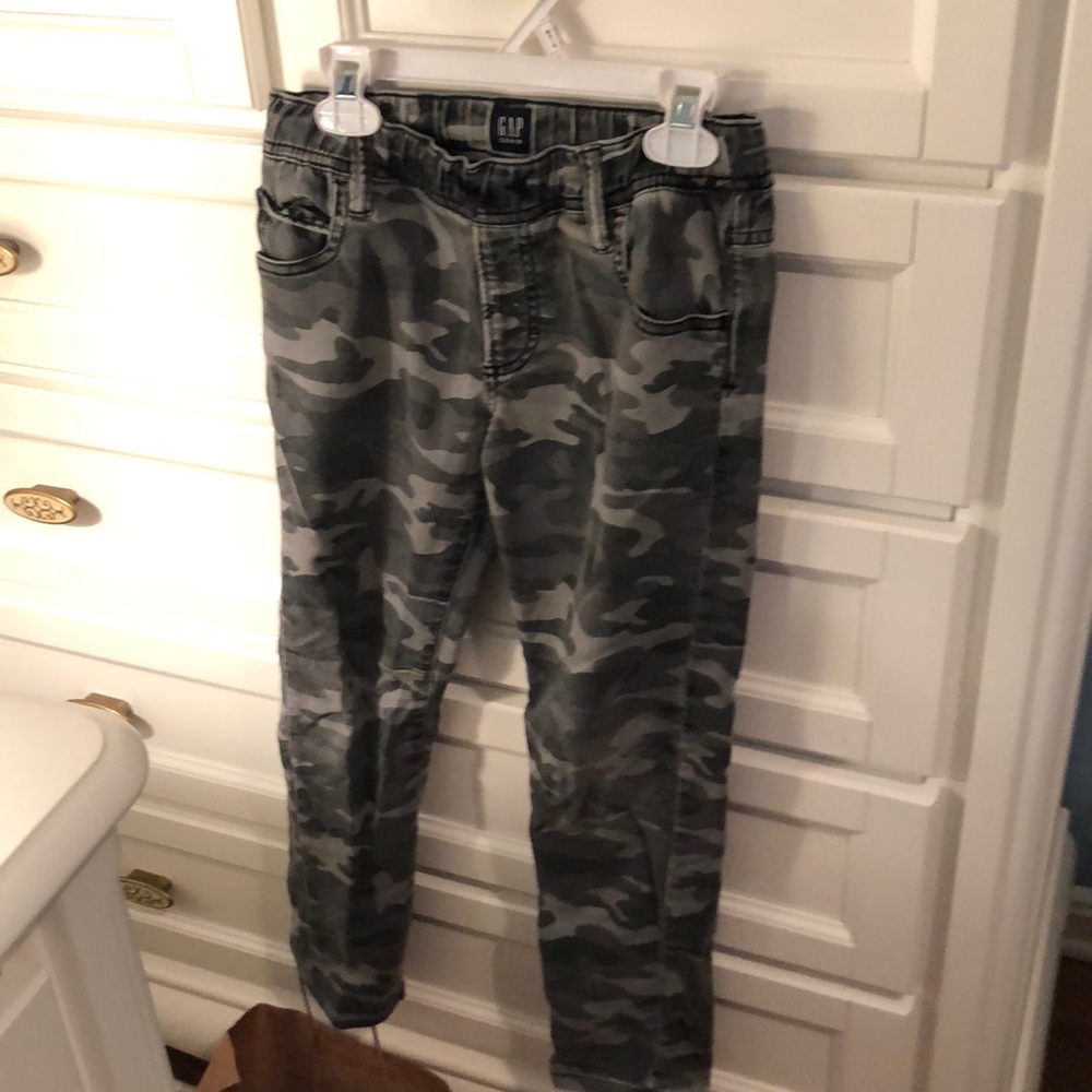 Gap boys gray camouflage elastic waist jeans